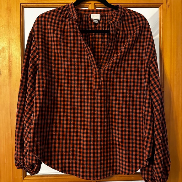 Checkered Blouse - Picture 1 of 2